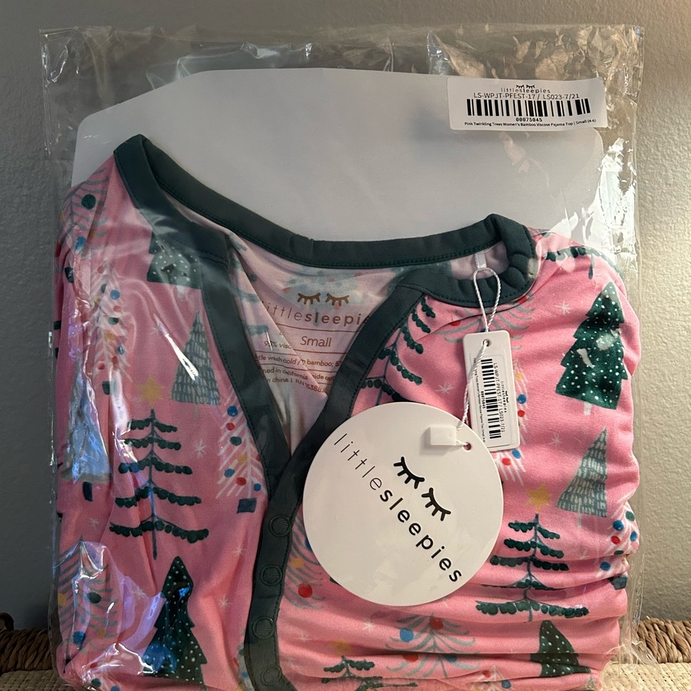 Little sleepy pink Christmas tree pajama top size small
